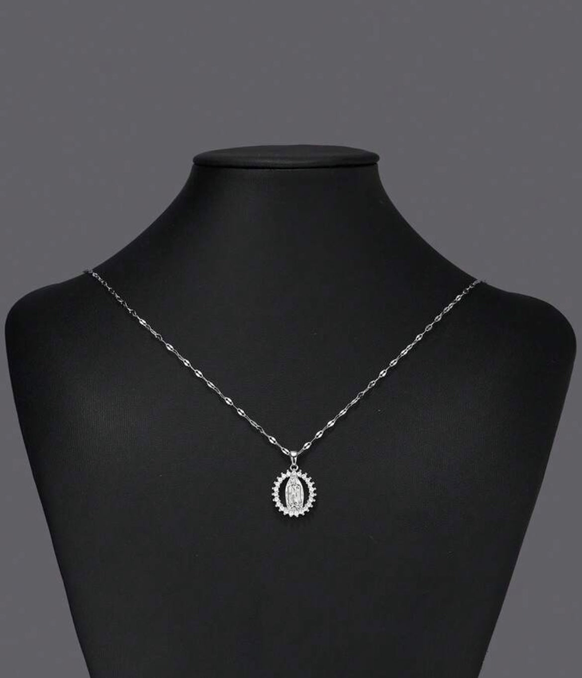Collar La Virgen