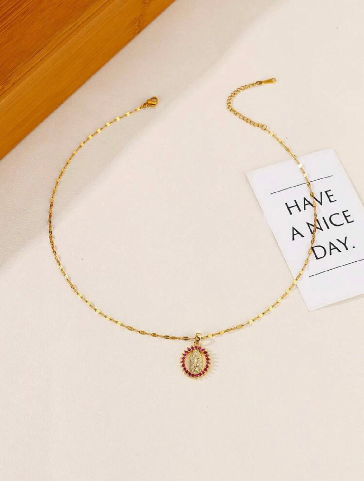 Collar La Virgen