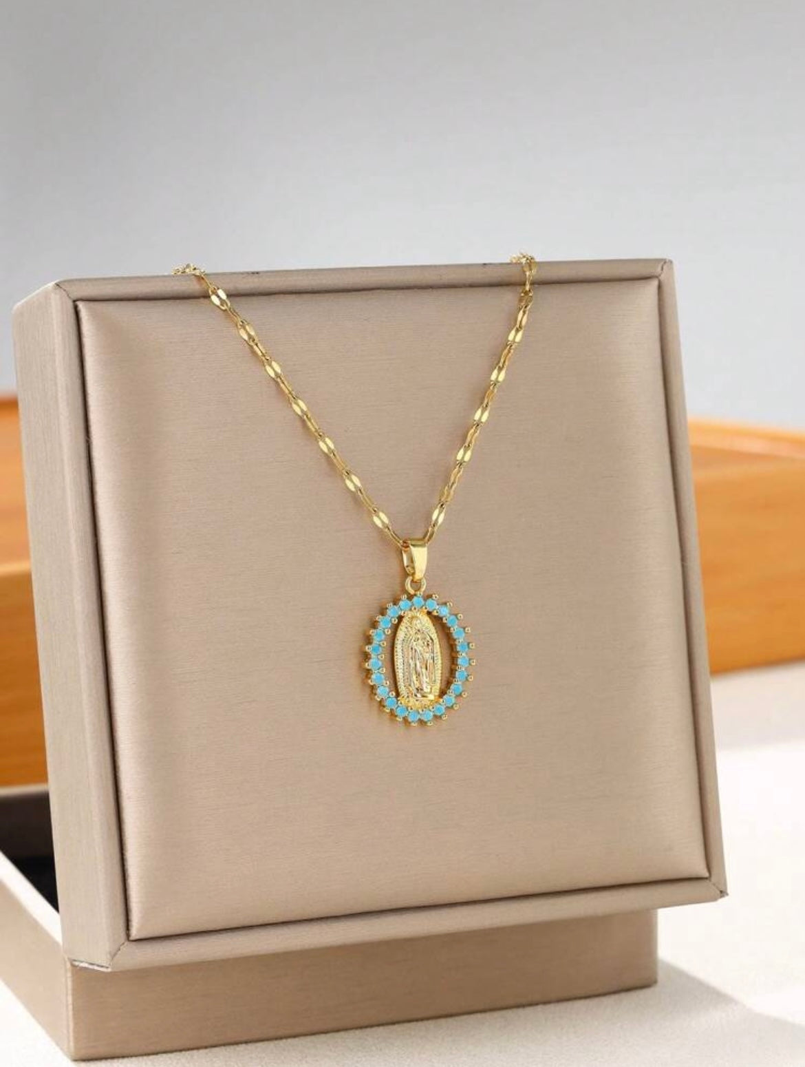 Collar La Virgen