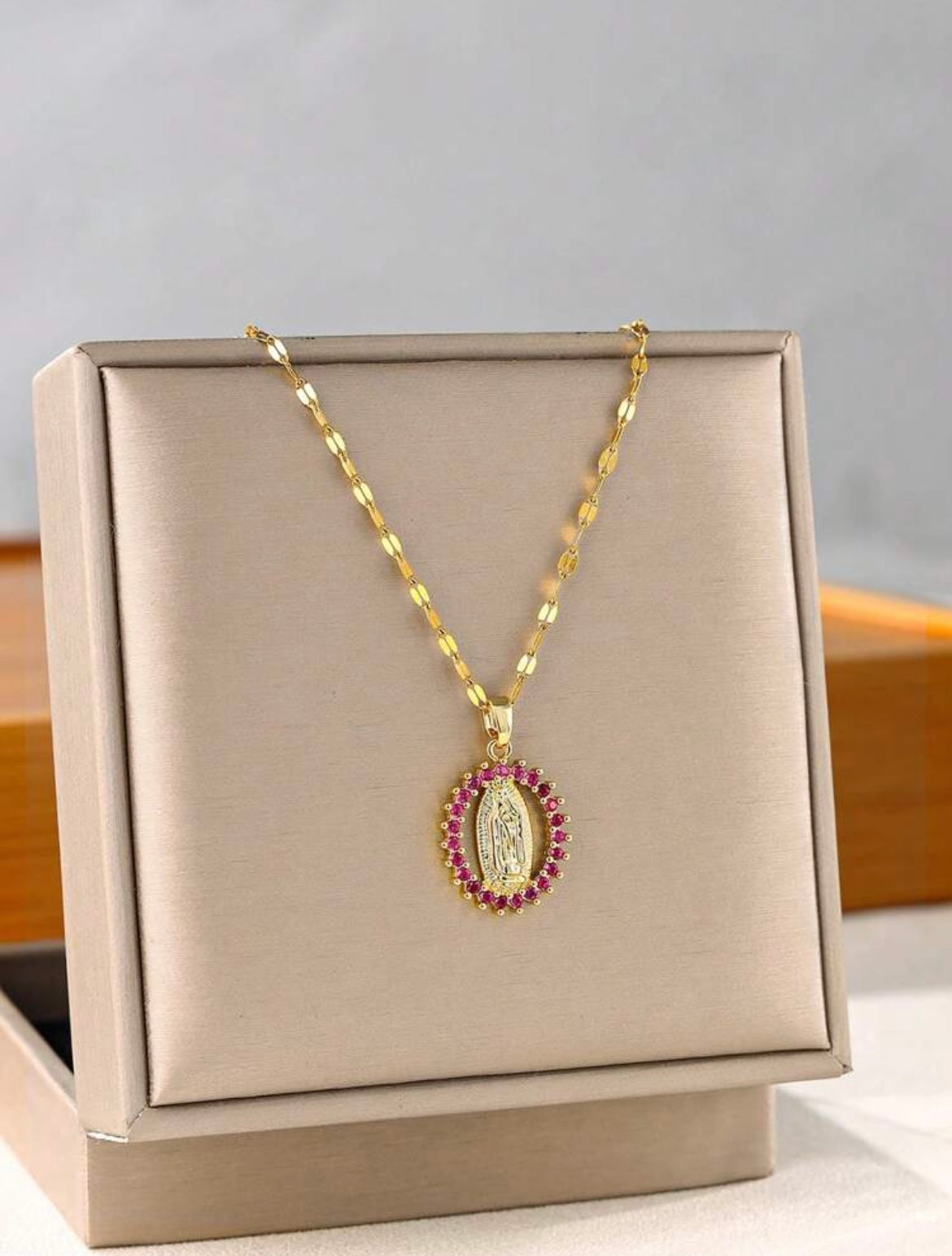 Collar La Virgen