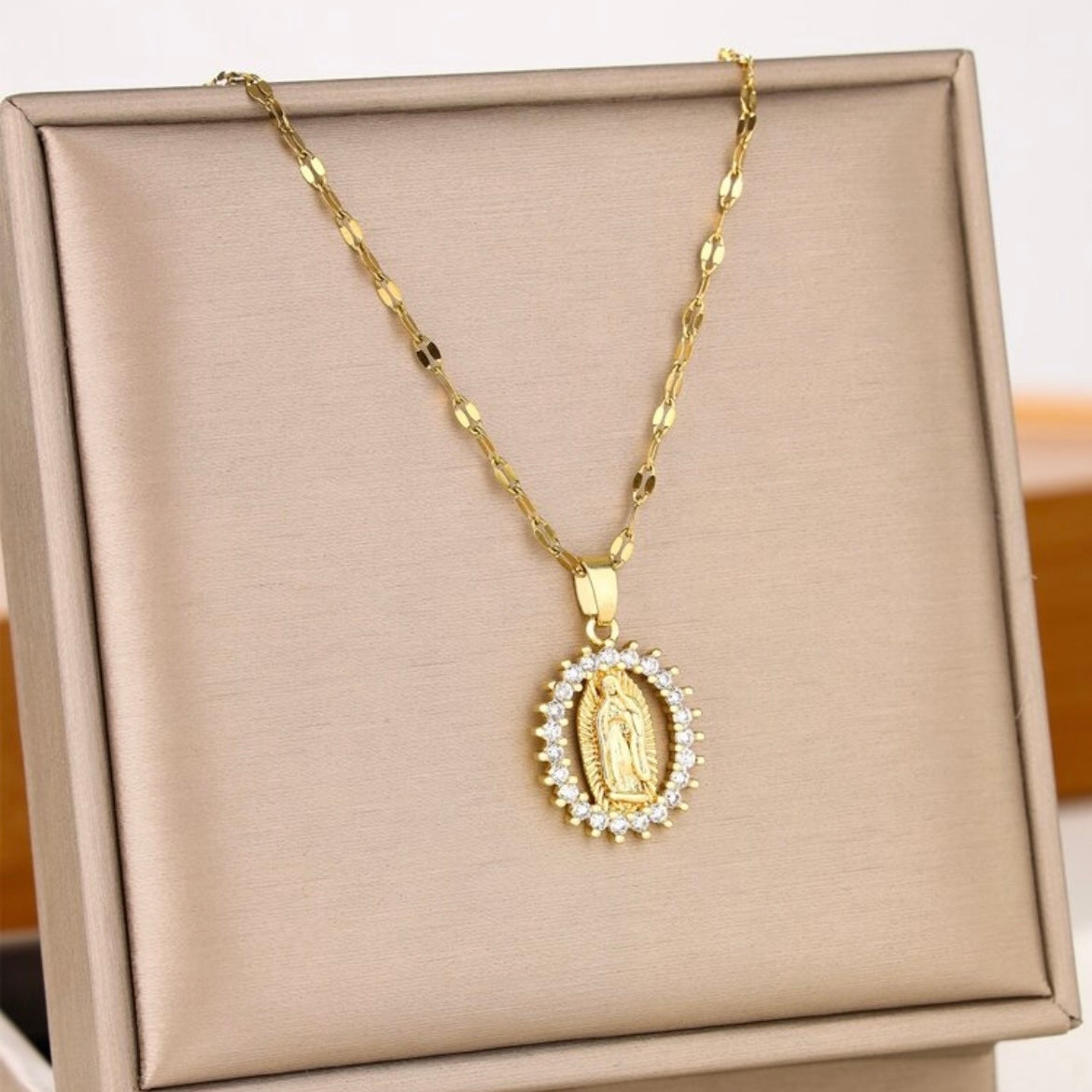 Collar La Virgen